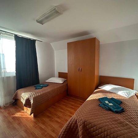 Casa Rustic Cazare Piteşti Buitenkant foto