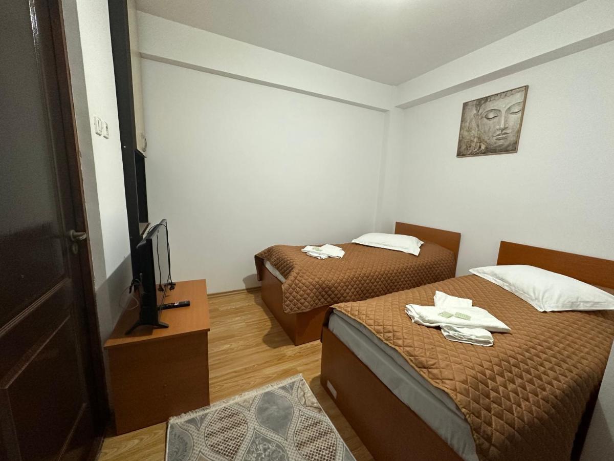 Casa Rustic Cazare Piteşti Buitenkant foto